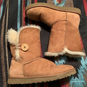 UGG Women’s Bailey Button Boot Size 9